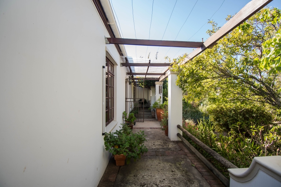 4 Bedroom Property for Sale in Roundhay Western Cape